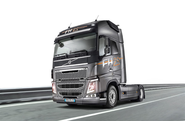 ITA3940 - Italeri 1/24 VOLVO FH-16 GLOBETROTTER XL (2014)